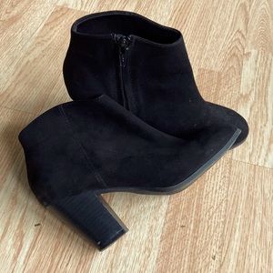 Old Navy Womens Black Suede Ankle Booties